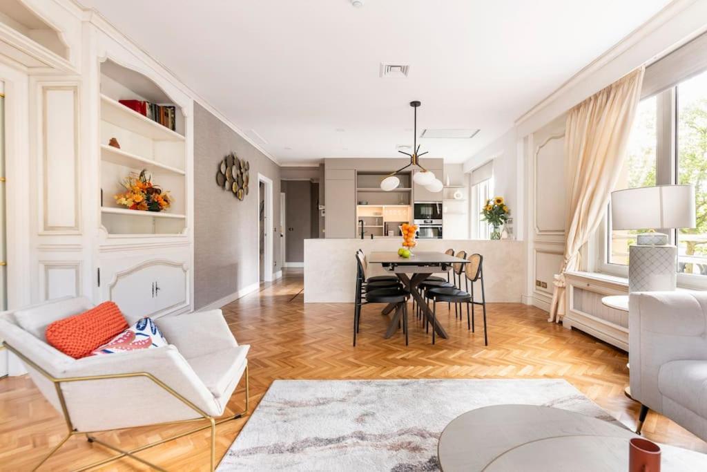 Festival Apartment *